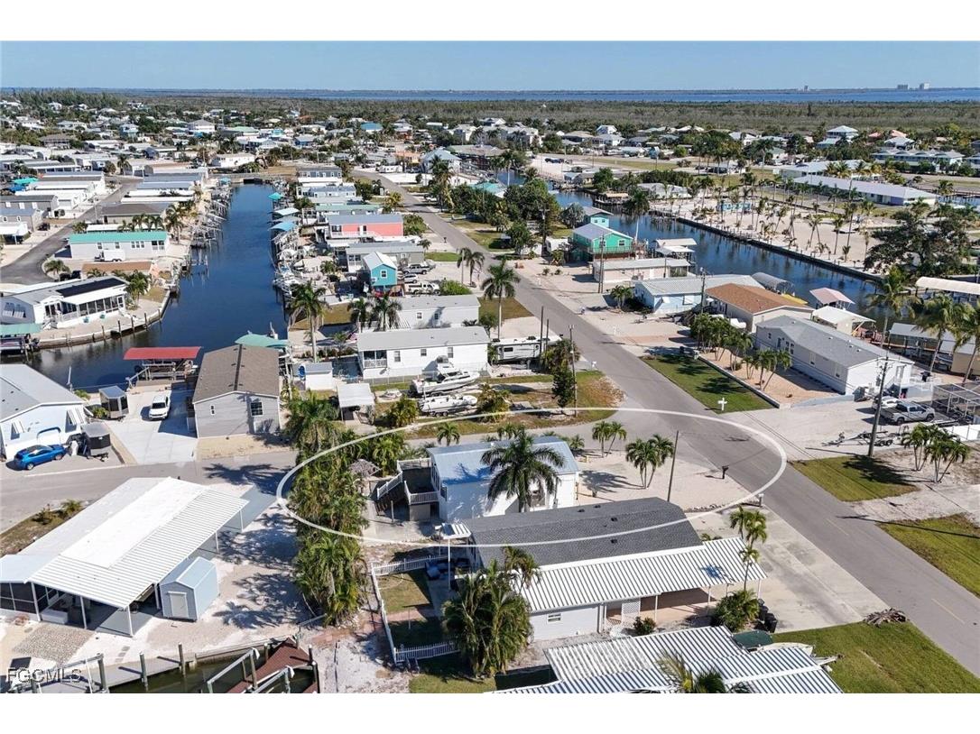 2831 York Road Saint James City FL 33956 2025020745 image14