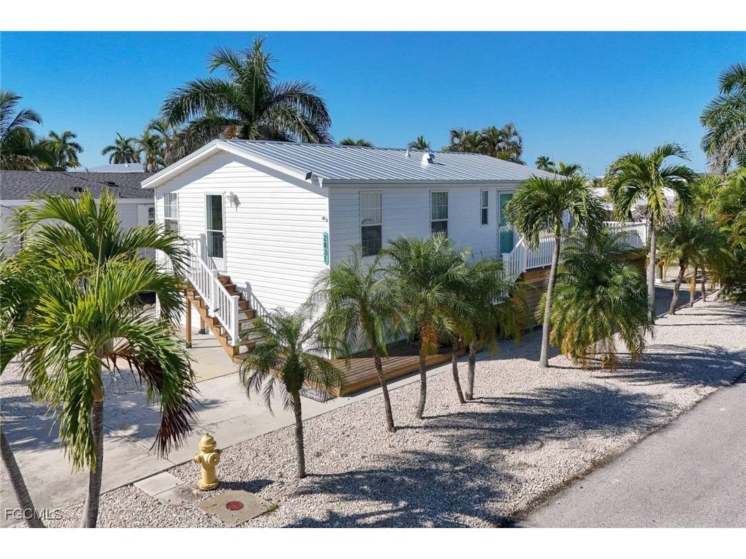 2831 York Road Saint James City FL 33956 2025020745 image2