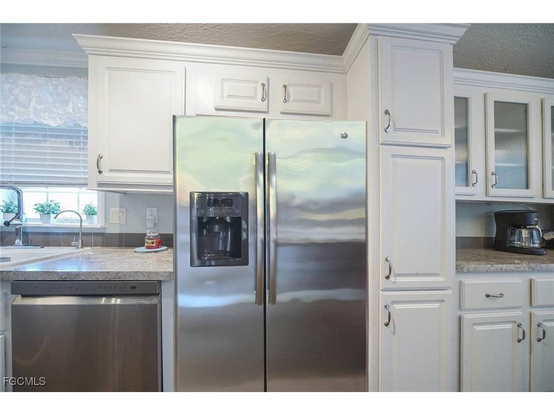 2831 York Road Saint James City FL 33956 2025020745 image21