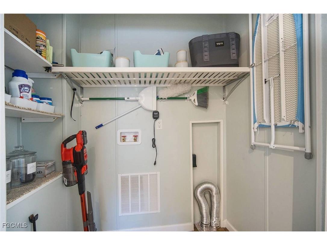 2831 York Road Saint James City FL 33956 2025020745 image23