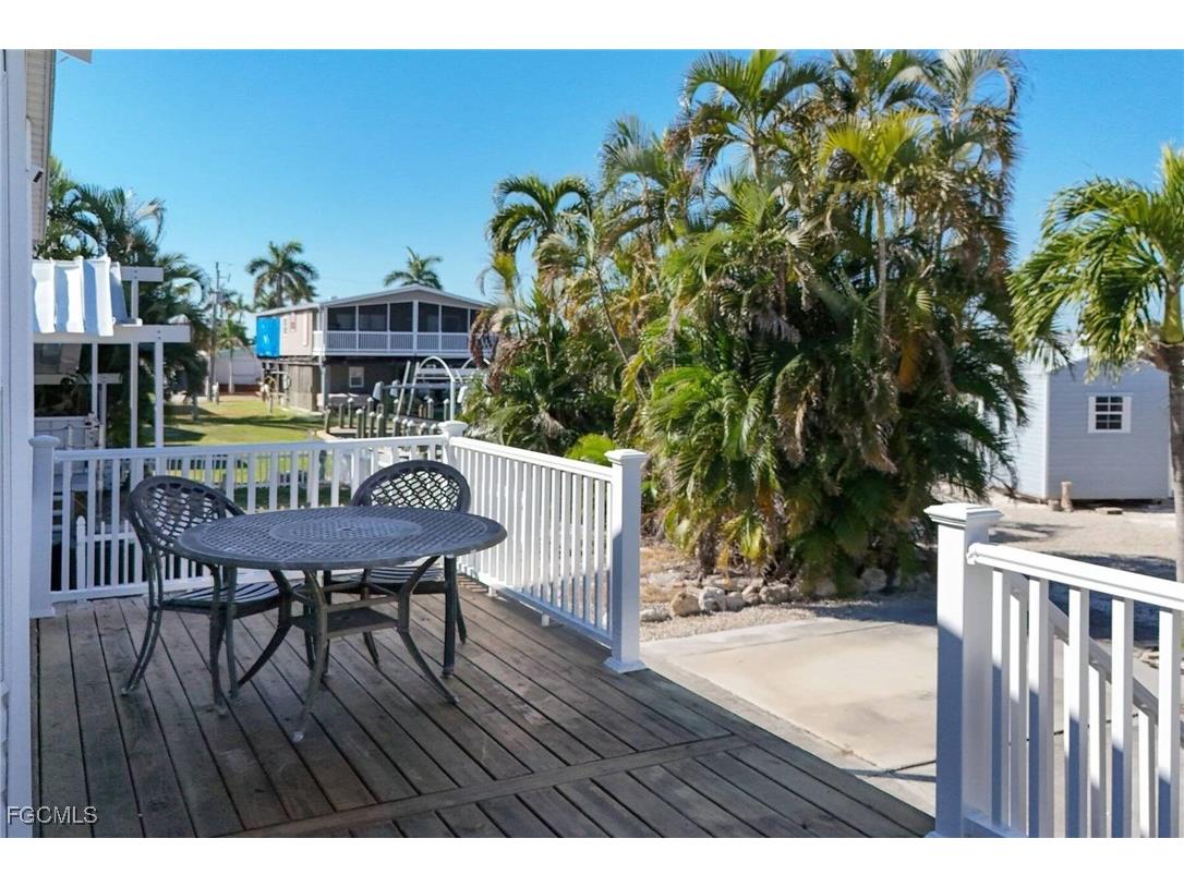 2831 York Road Saint James City FL 33956 2025020745 image7