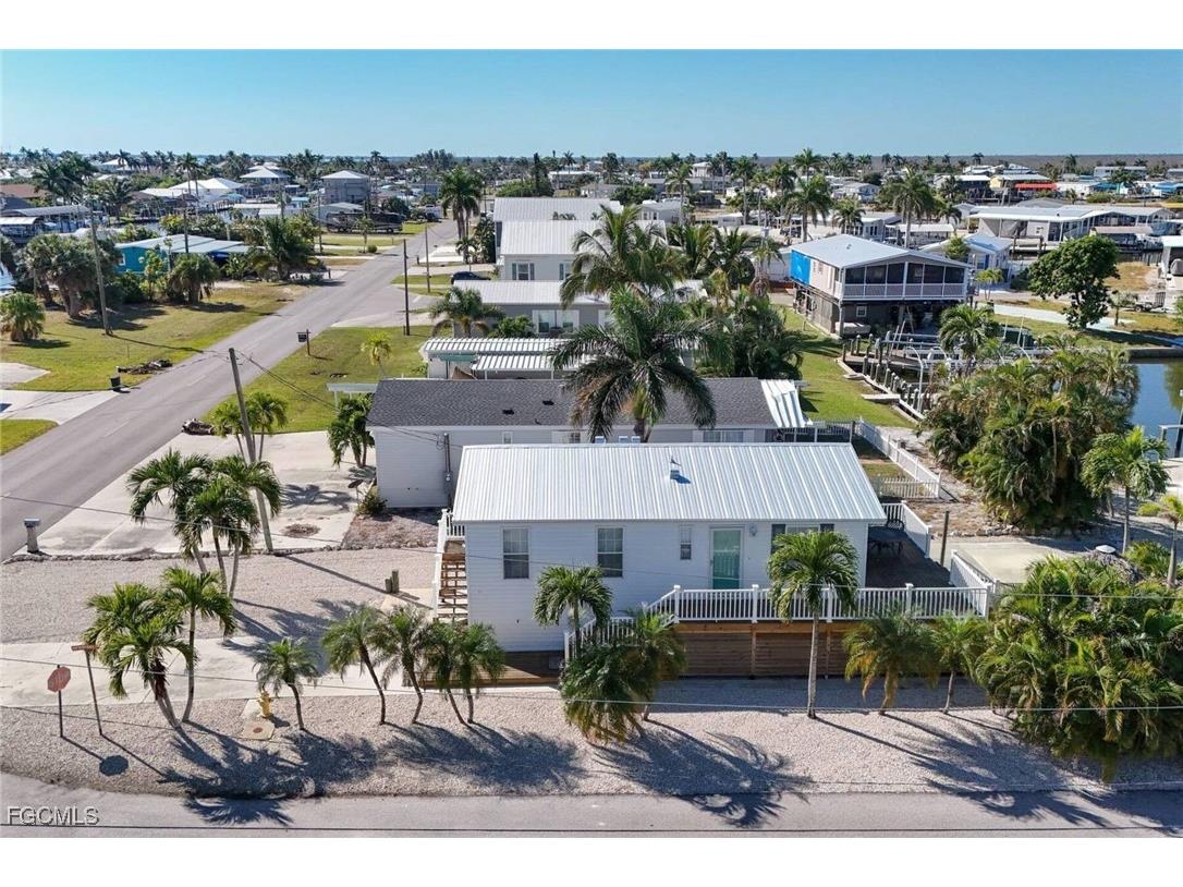 2831 York Road Saint James City FL 33956 2025020745 image9