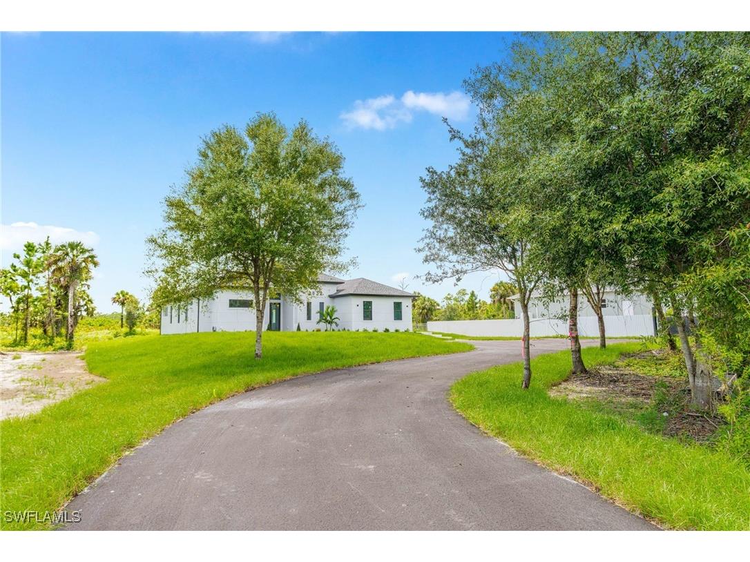 2832 6th Avenue NE Naples FL 34120 225067963 image4