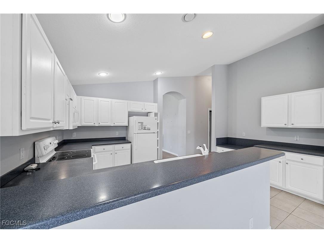 2832 Amberwood Lane Naples FL 34120 2025025907 image18