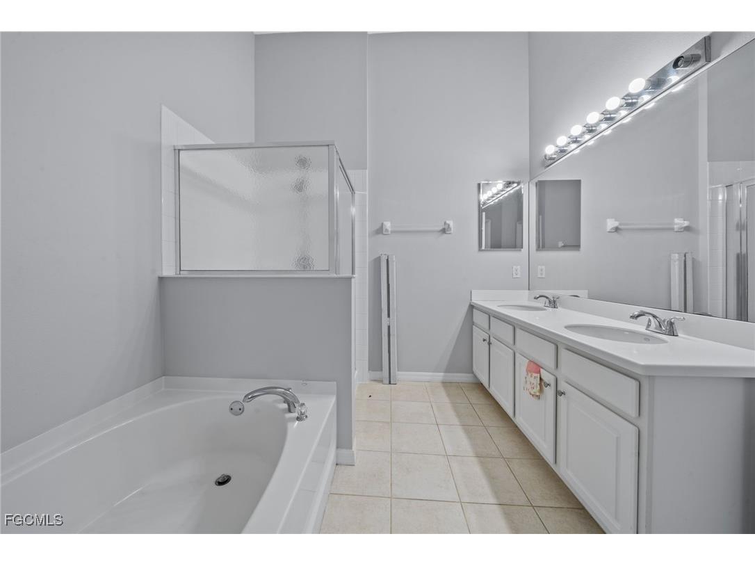 2832 Amberwood Lane Naples FL 34120 2025025907 image40