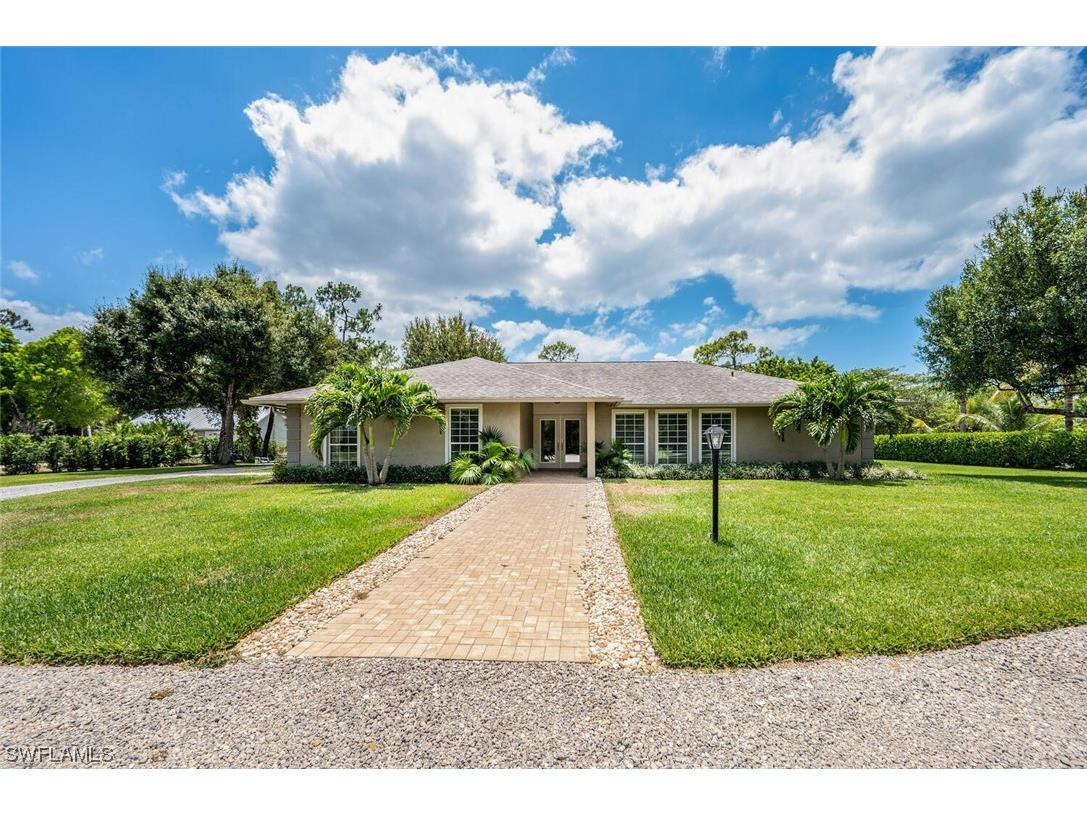 2832 Coach House Lane Naples FL 34105 223037397 image1