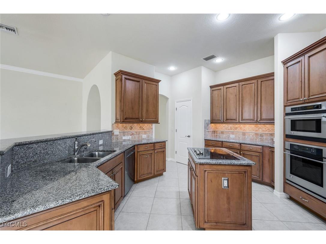 2832 SW 17th Avenue Cape Coral FL 33914 2025016590 image15