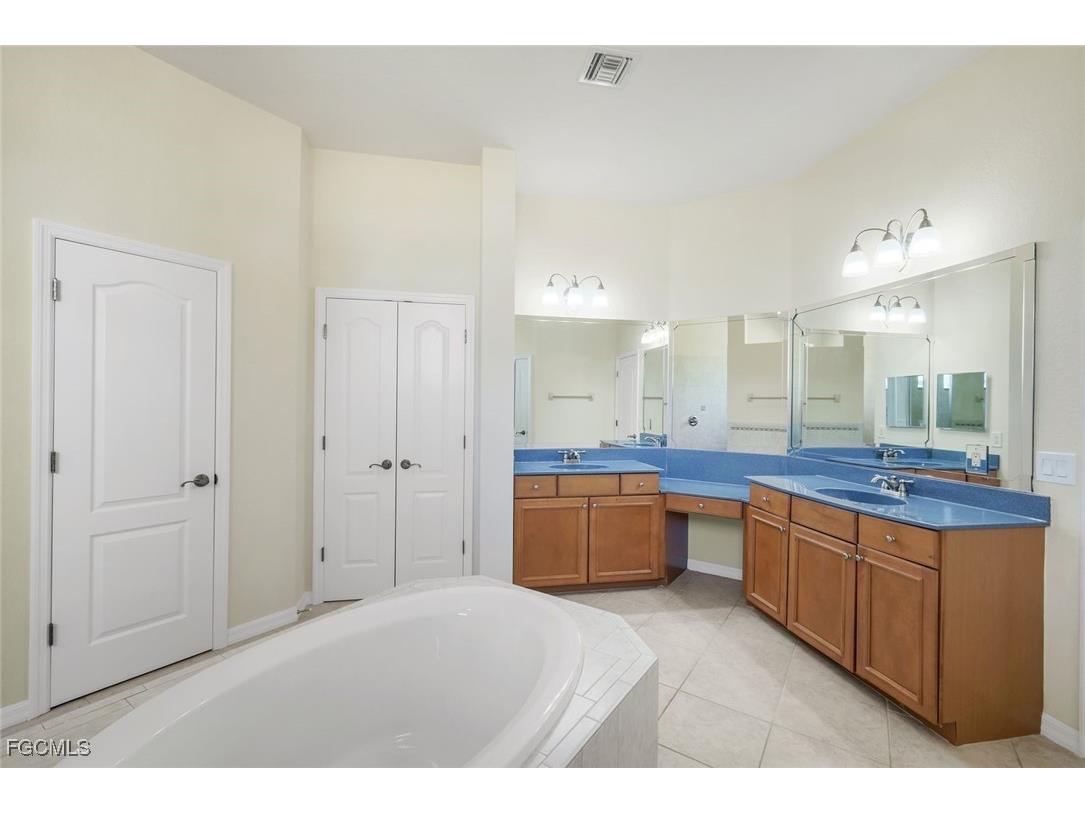 2832 SW 17th Avenue Cape Coral FL 33914 2025016590 image26