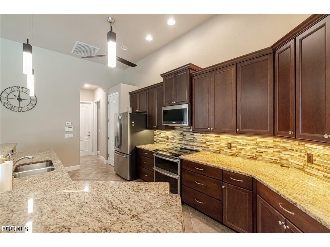 2832 SW 26th Avenue Cape Coral FL 33914 2026023356 image10