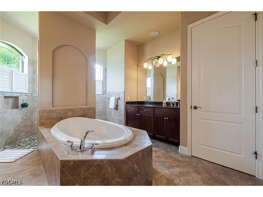 2832 SW 26th Avenue Cape Coral FL 33914 2026023356 image22