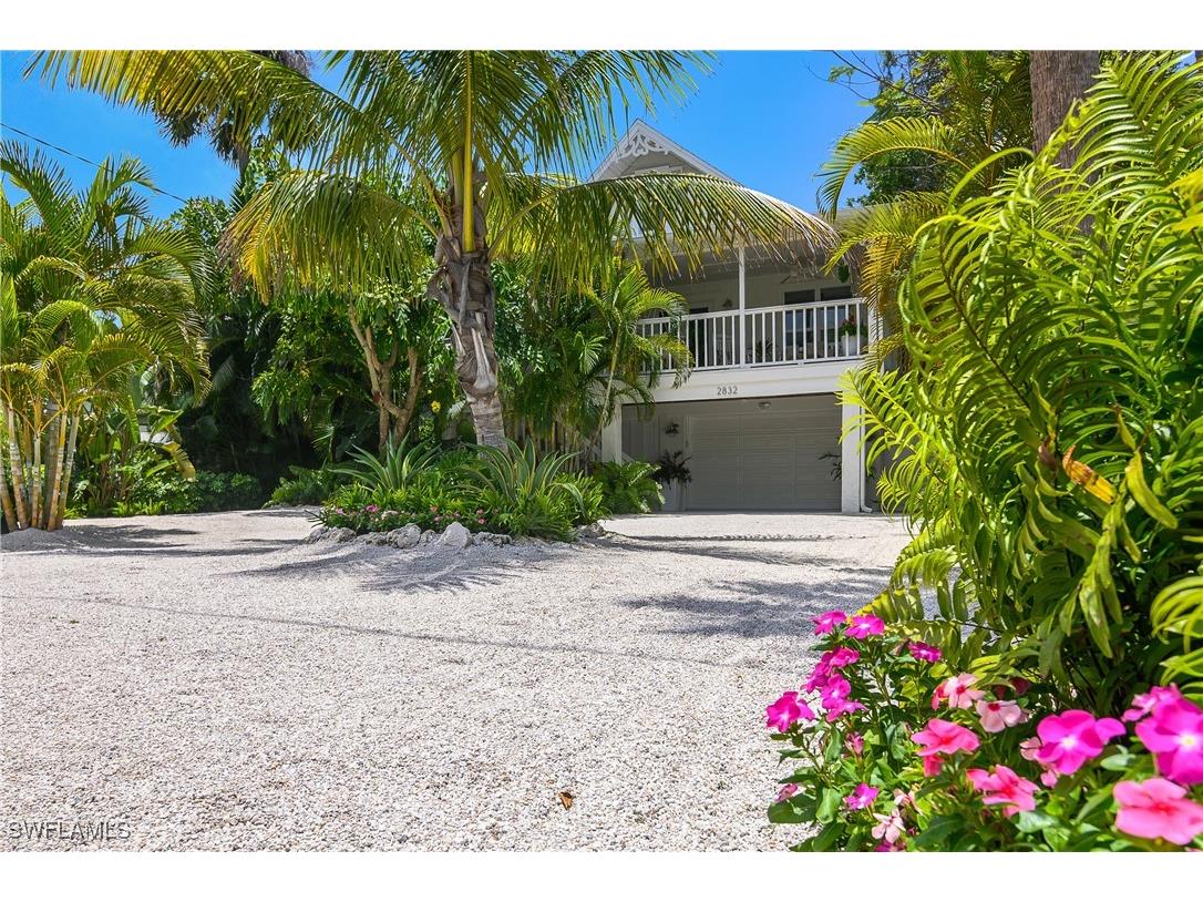 2832 Weeks Avenue Naples FL 34112 225055893 image1