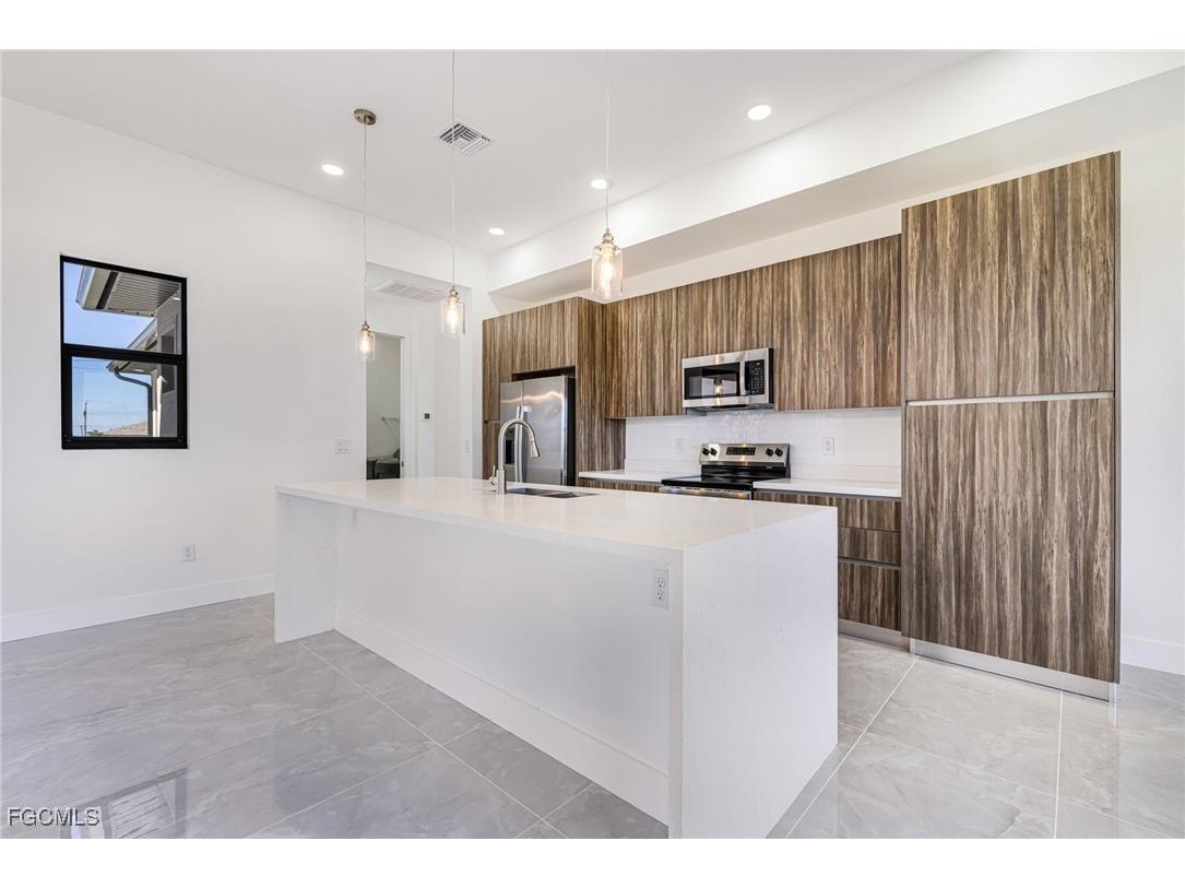 2833 NW 45th Place Cape Coral FL 33993 2025010271 image11