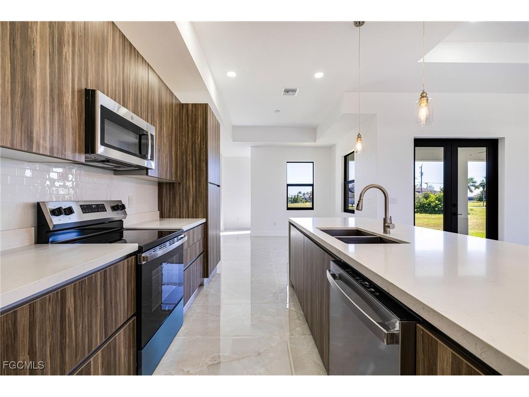 2833 NW 45th Place Cape Coral FL 33993 2025010271 image13