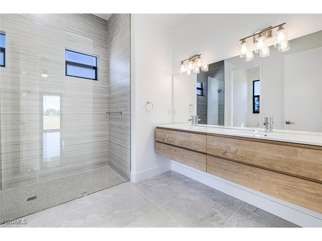 2833 NW 45th Place Cape Coral FL 33993 2025010271 image21