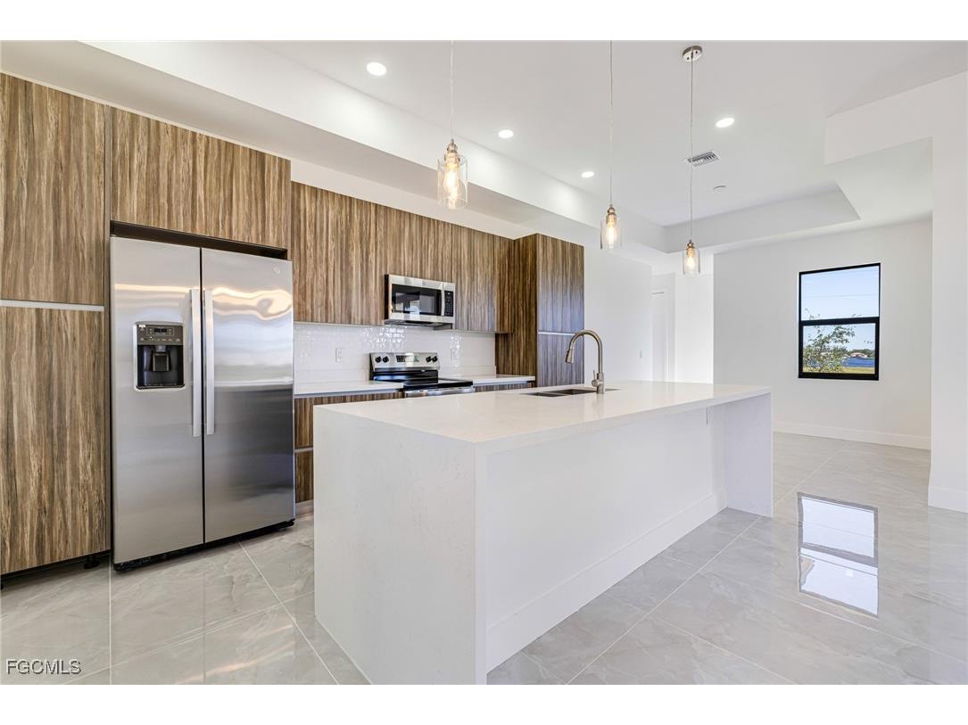 2833 NW 45th Place Cape Coral FL 33993 2025010271 image8