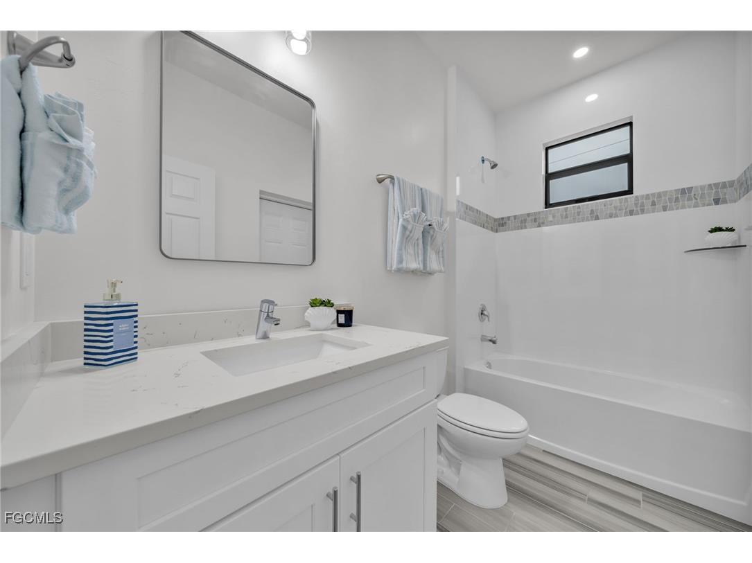 2836 NW 5th Terrace Cape Coral FL 33993 2025012651 image16