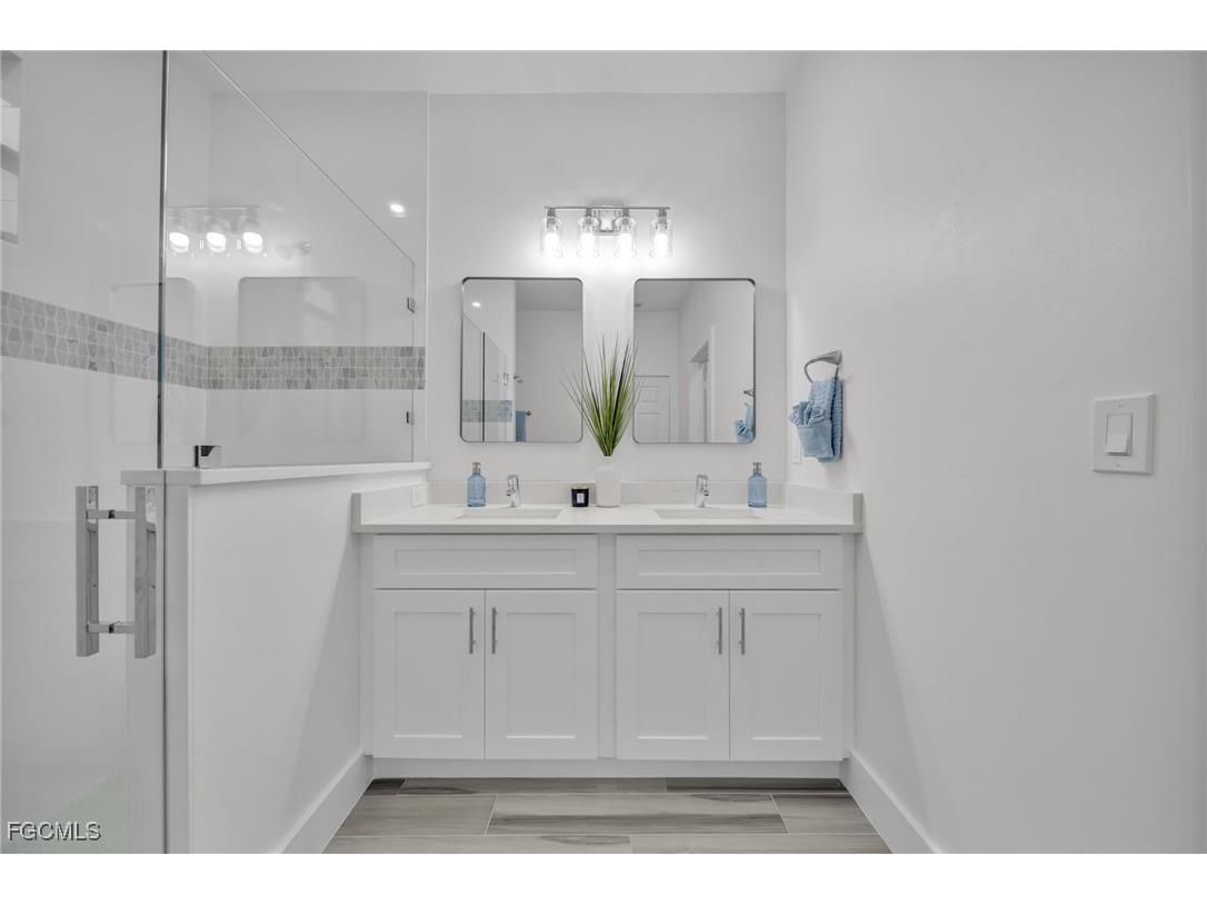 2836 NW 5th Terrace Cape Coral FL 33993 2025012651 image23