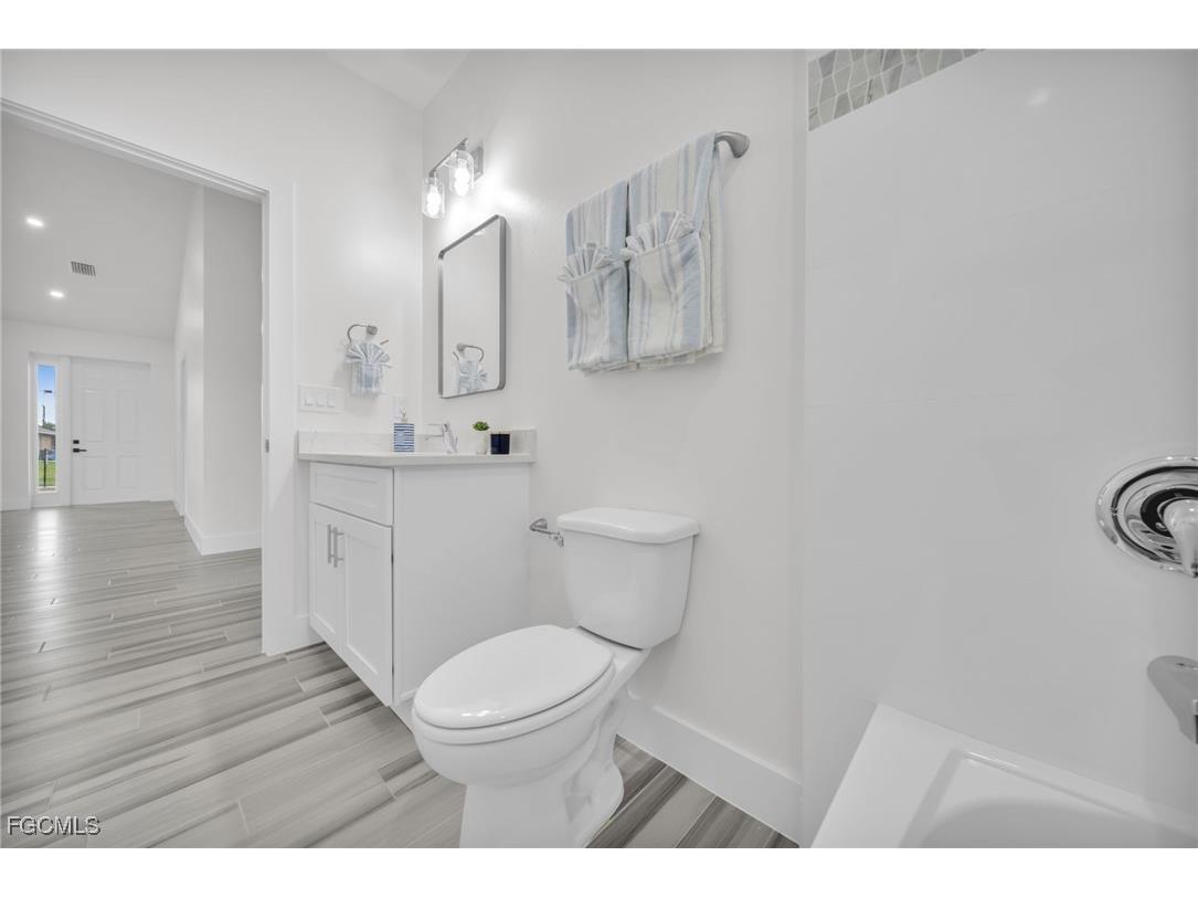 2836 NW 5th Terrace Cape Coral FL 33993 2025024139 image6