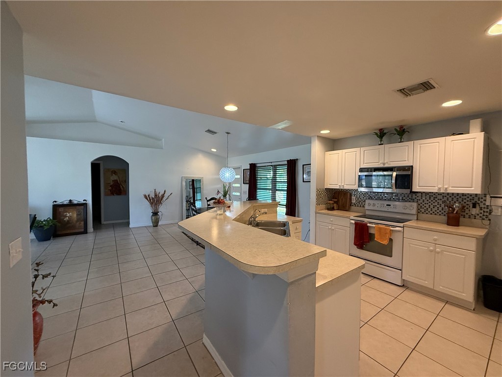 2837 NW 21st Avenue Cape Coral FL 33993 2025023882 image11