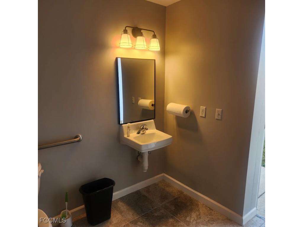 28390 Challenger Boulevard #B9 Punta Gorda FL 33982 2025022696 image10