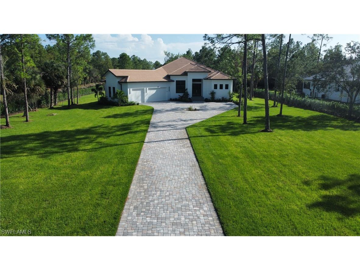 284 16th Avenue NE Naples FL 34120 223058941 image1