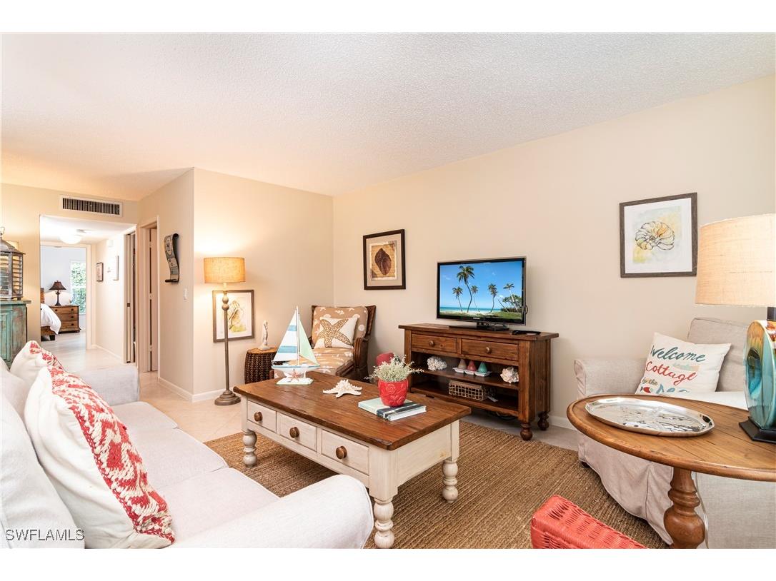 284 4th Street S #103 Naples FL 34102 225082881 image4