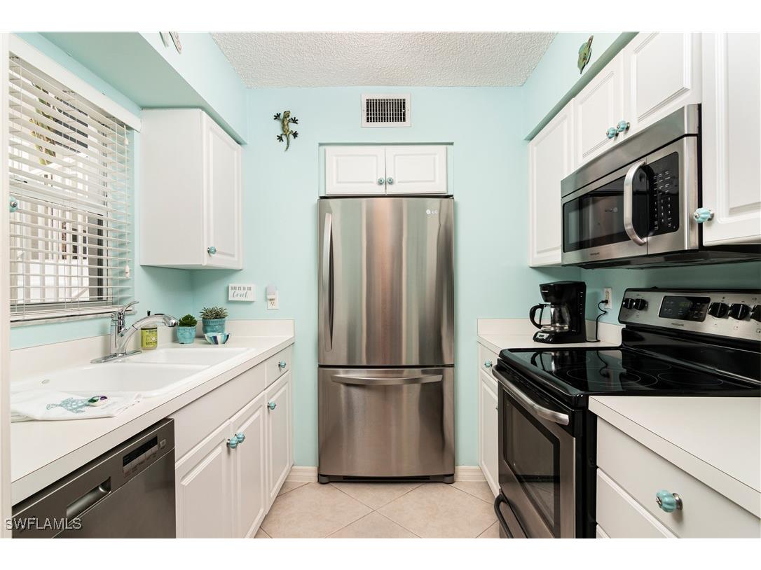 284 4th Street S #103 Naples FL 34102 225082881 image6