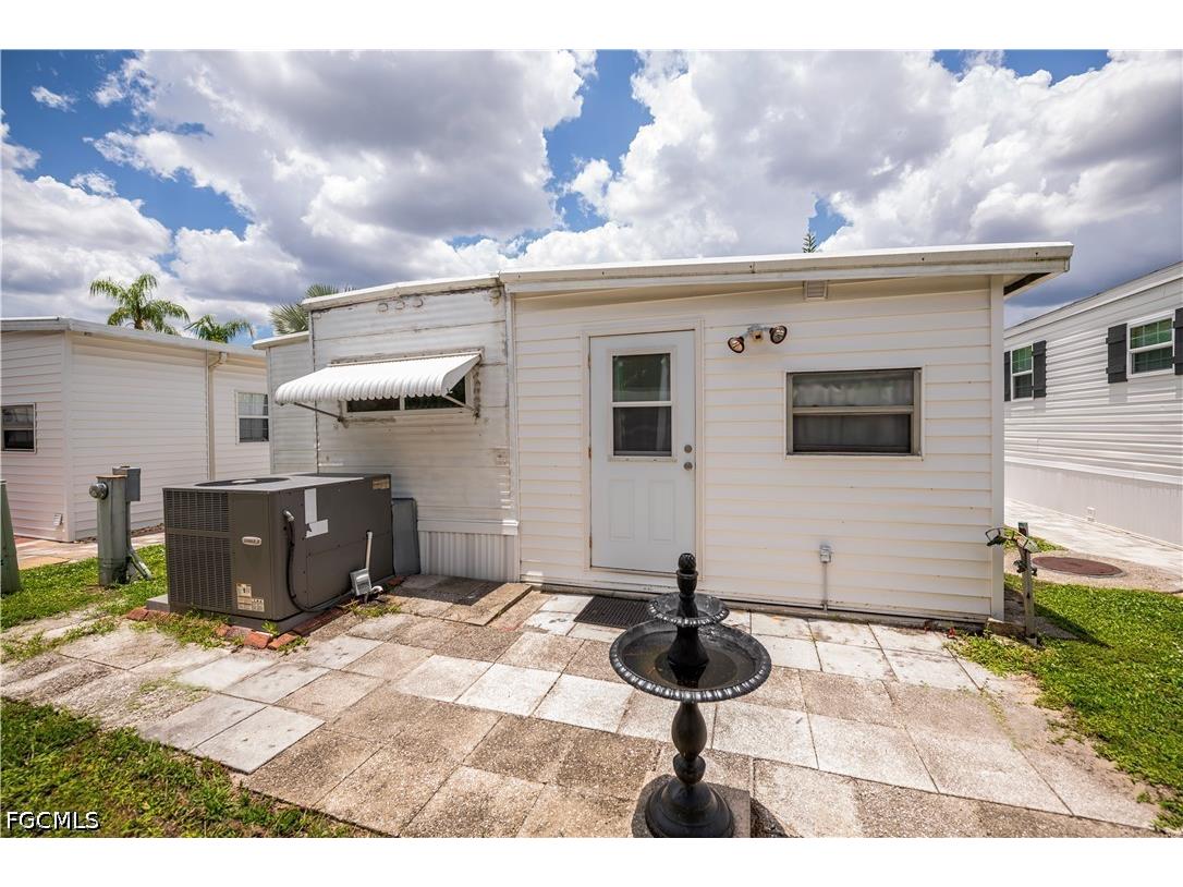 284 Blue Spring Terrace North Fort Myers FL 33903 2026028755 image27