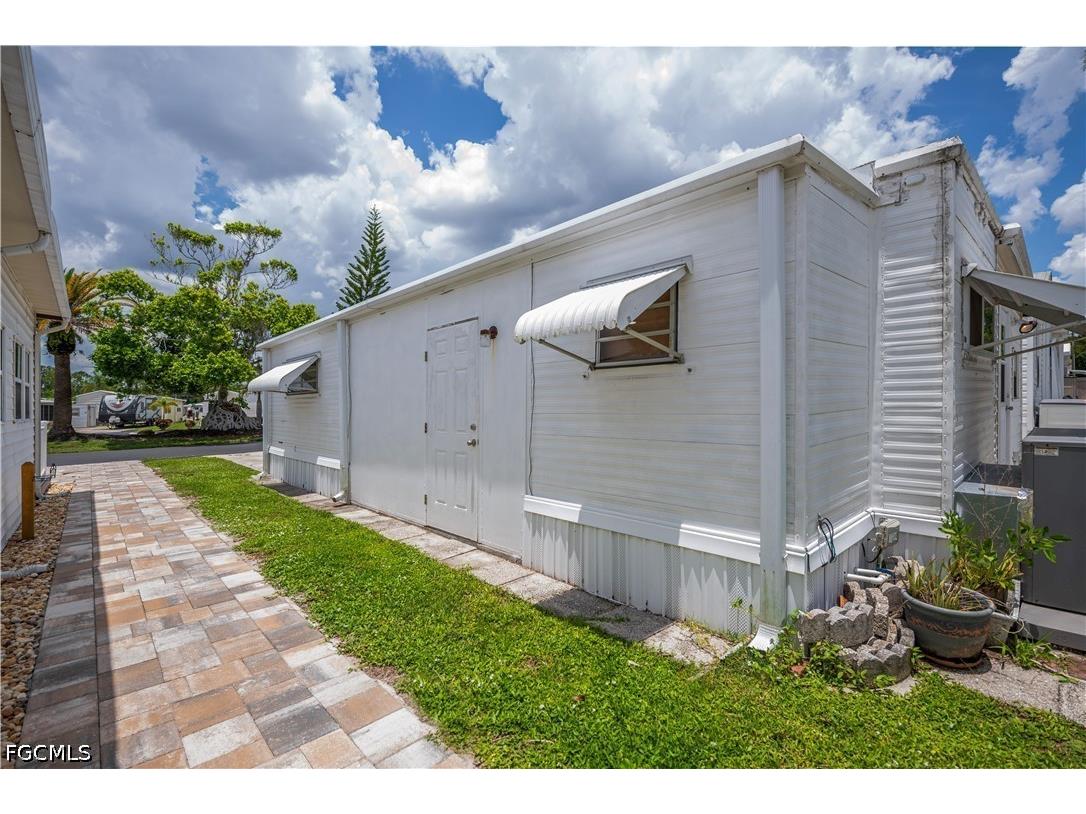 284 Blue Spring Terrace North Fort Myers FL 33903 2026028755 image30