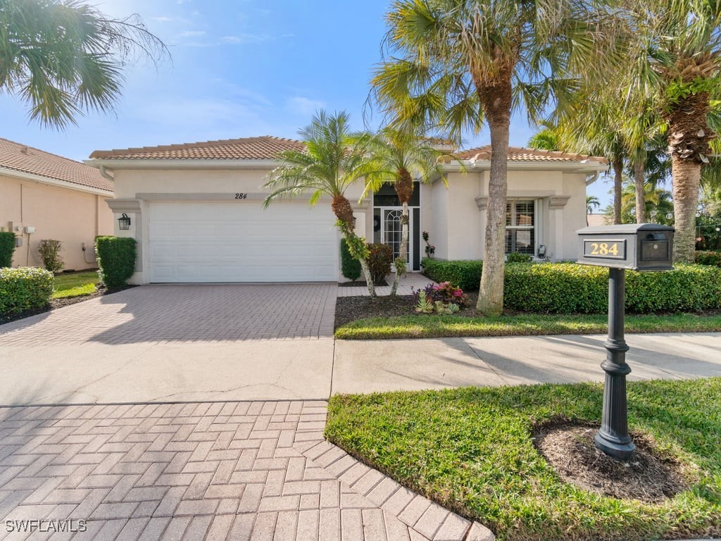 284 Glen Eagle Circle Naples FL 34104 224105248 image1