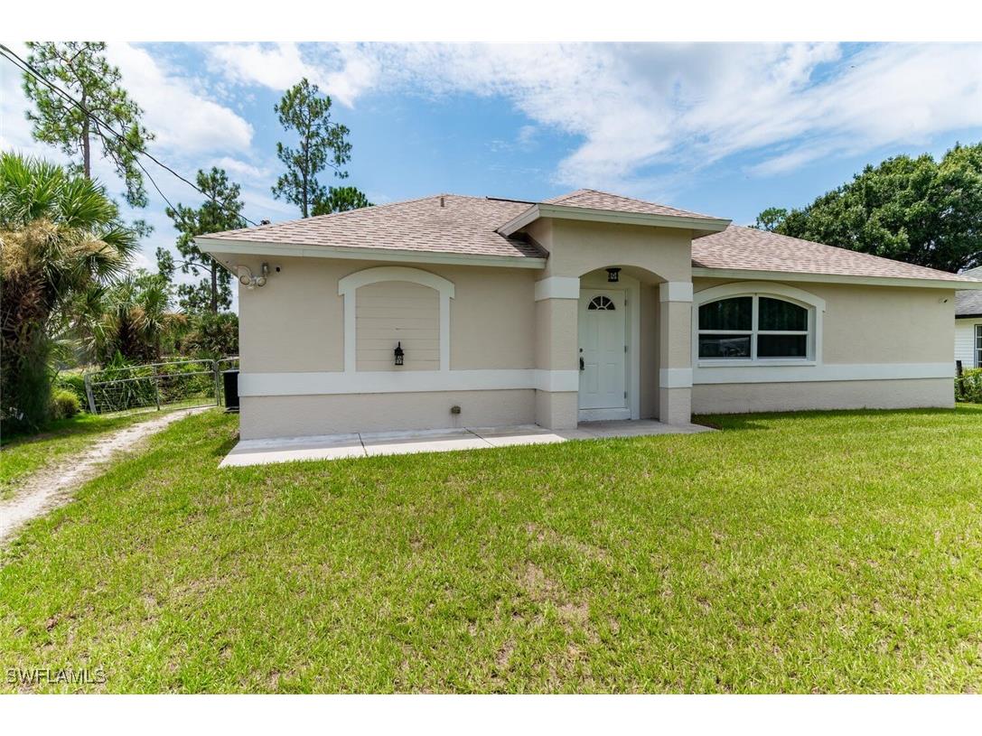 2840 4th Avenue NE Naples FL 34120 224065536 image1