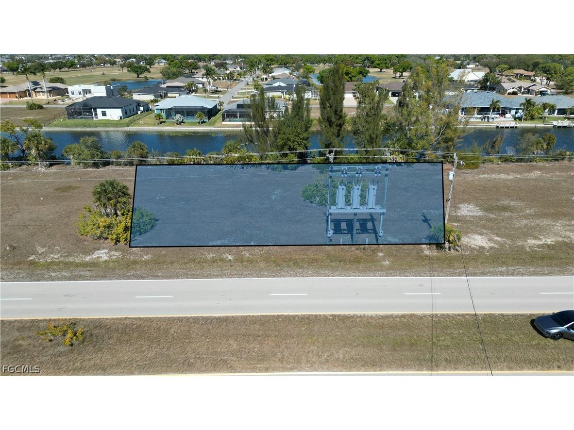 2841 & 2839 Diplomat Parkway W Cape Coral FL 33993 2026007145 image2