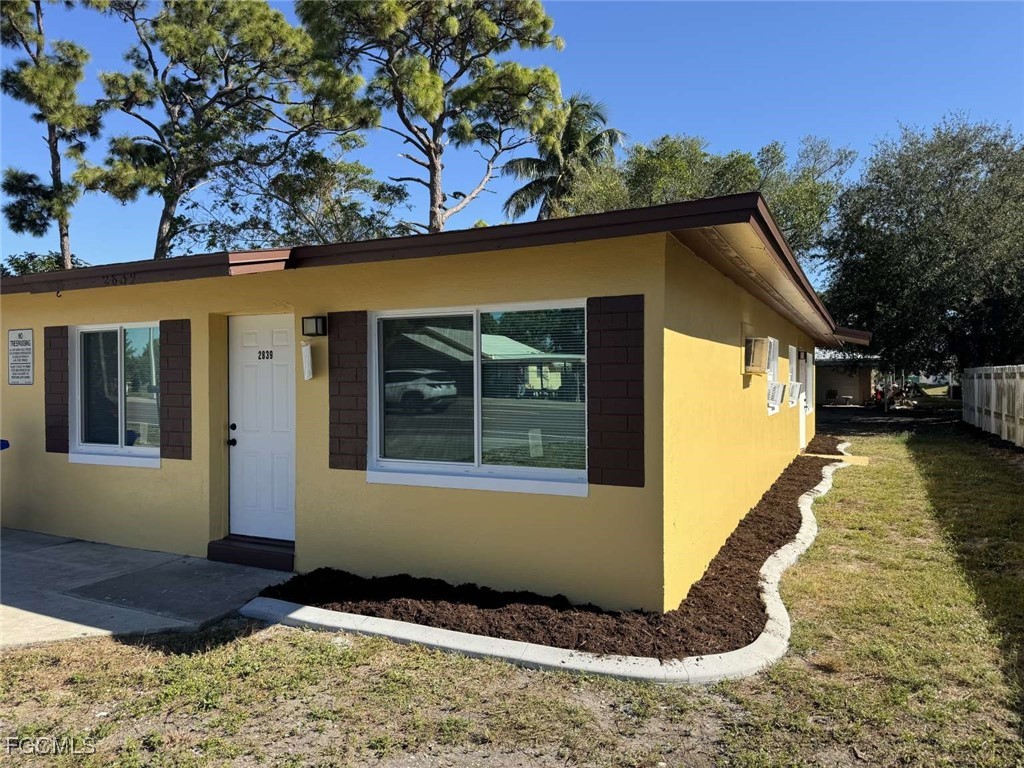 2839/2841 Evans Avenue Fort Myers FL 33901 2025025911 image1