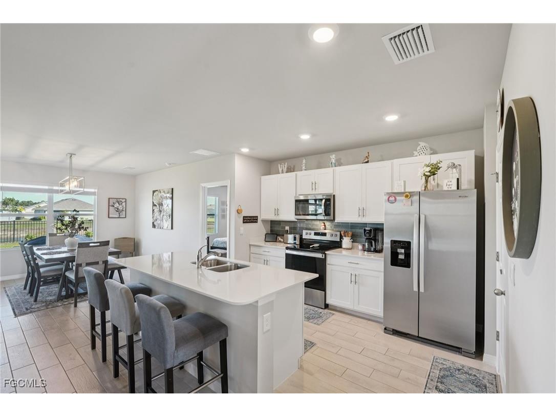 2841 Pillar Coral Lane North Fort Myers FL 33903 2026004920 image5