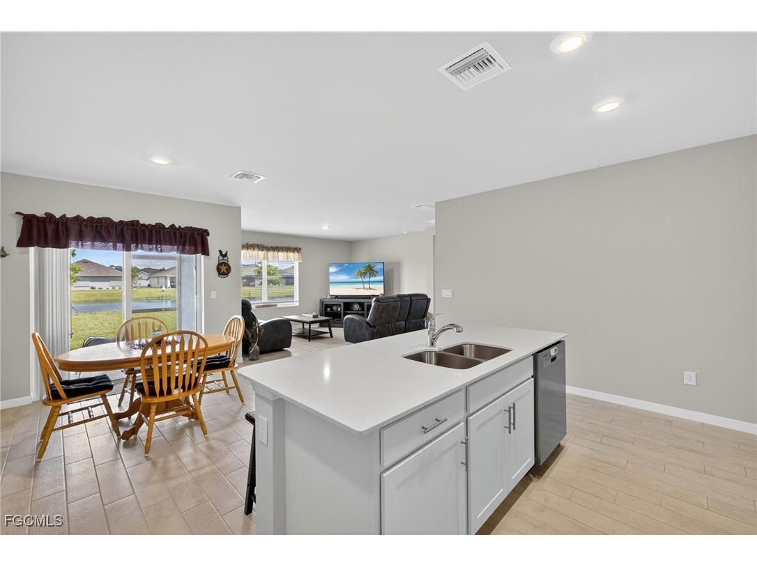 2845 Pillar Coral Lane North Fort Myers FL 33903 2025010712 image10