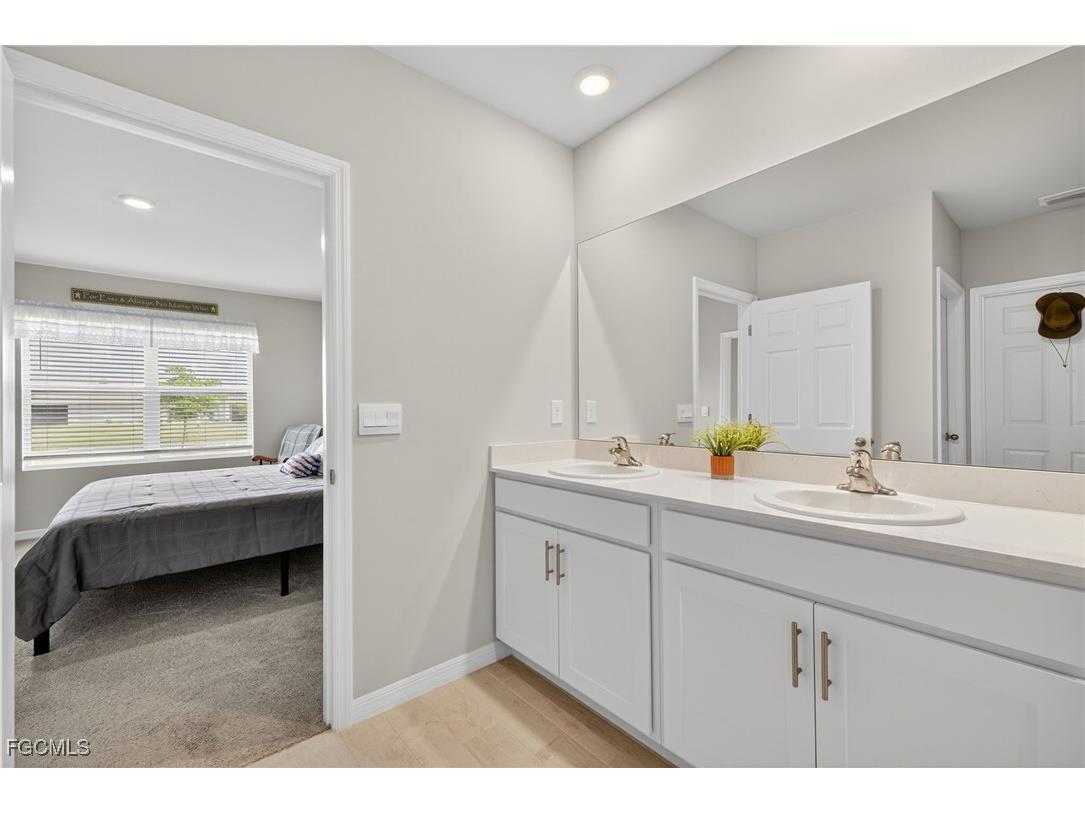 2845 Pillar Coral Lane North Fort Myers FL 33903 2025010712 image17