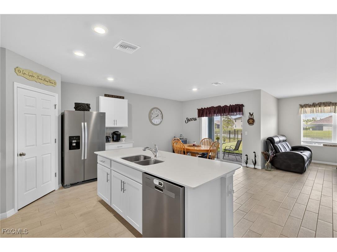 2845 Pillar Coral Lane North Fort Myers FL 33903 2025010712 image8