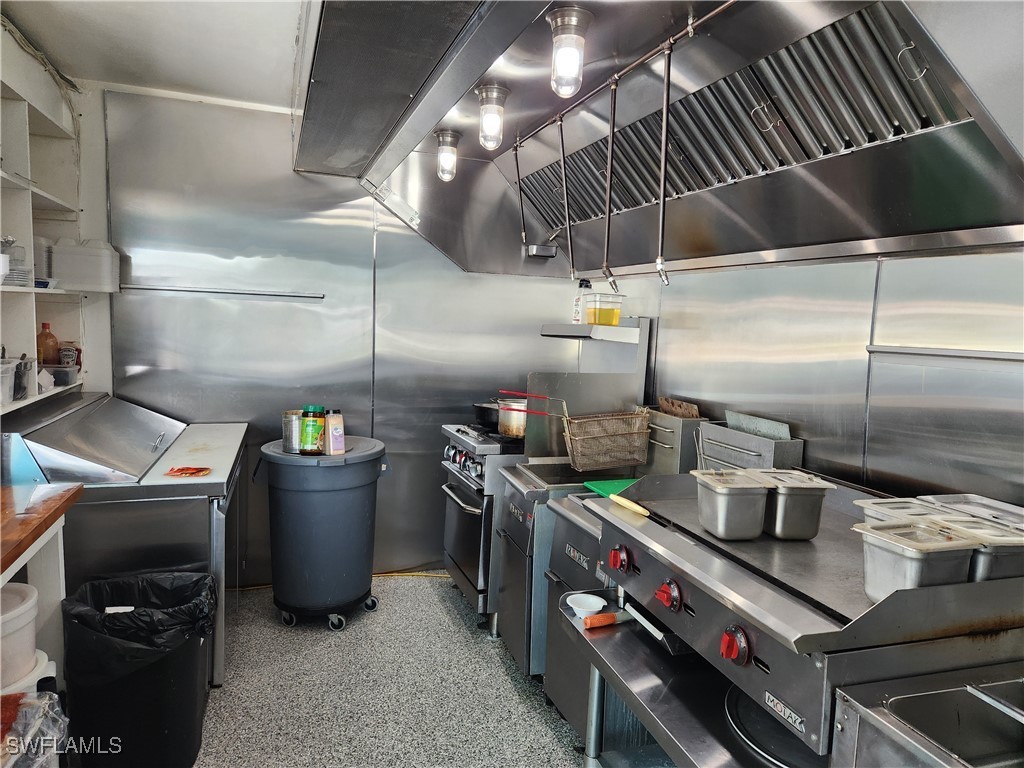 2847 Cleveland Avenue Fort Myers FL 33901 224089528 image18