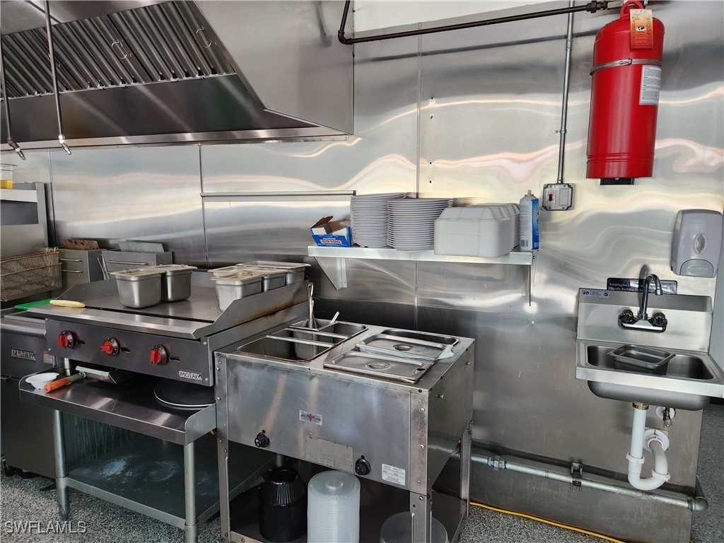 2847 Cleveland Avenue Fort Myers FL 33901 224089528 image20