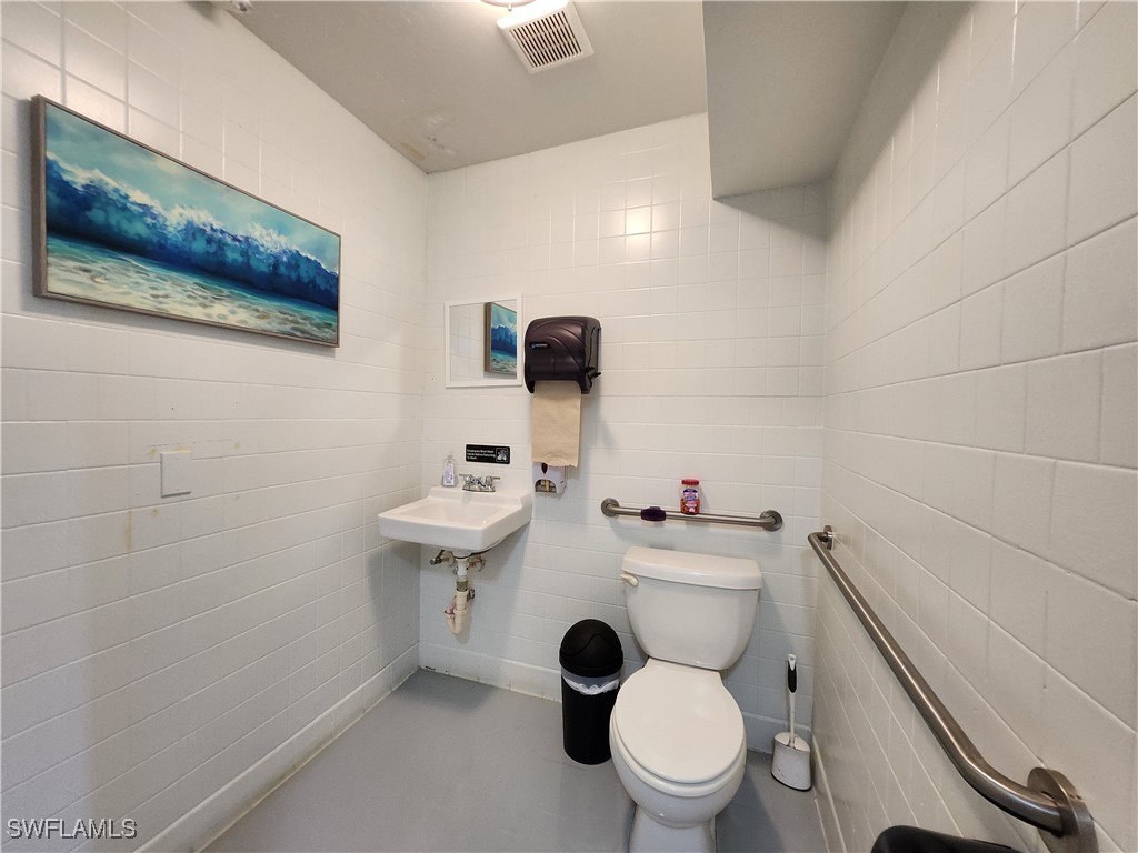 2847 Cleveland Avenue Fort Myers FL 33901 224089528 image35