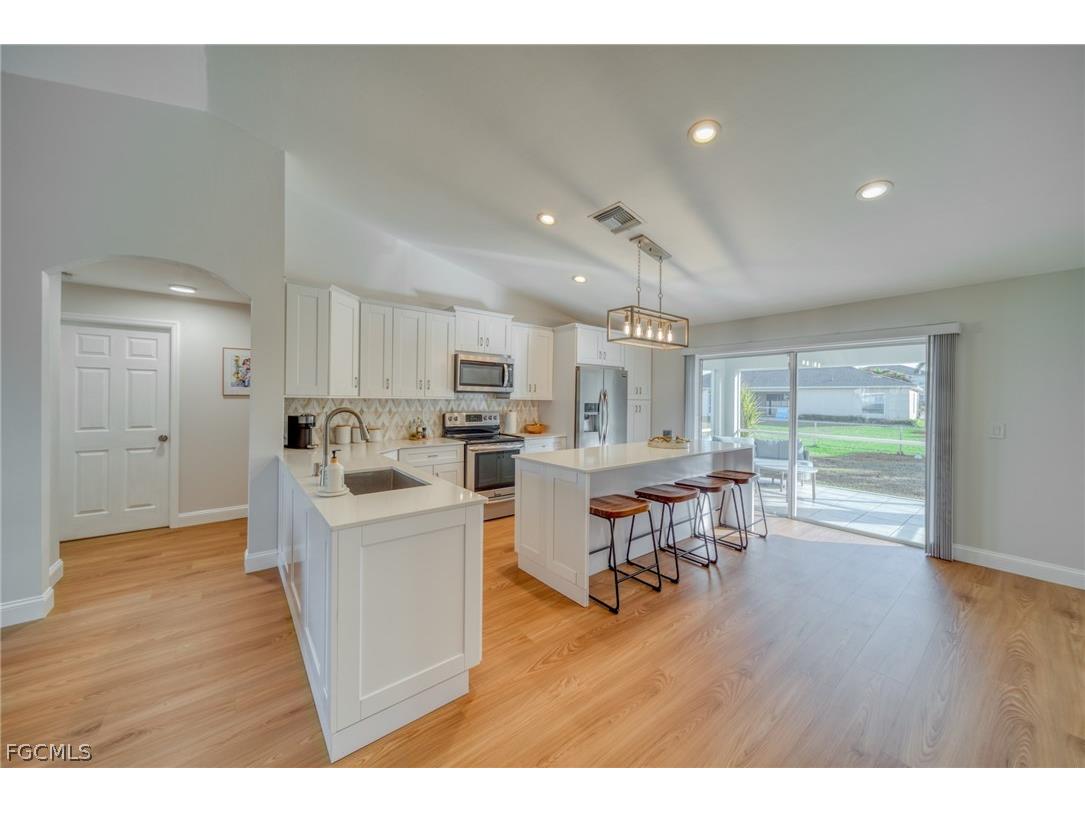 2847 SW 26th Place Cape Coral FL 33914 2026013991 image1