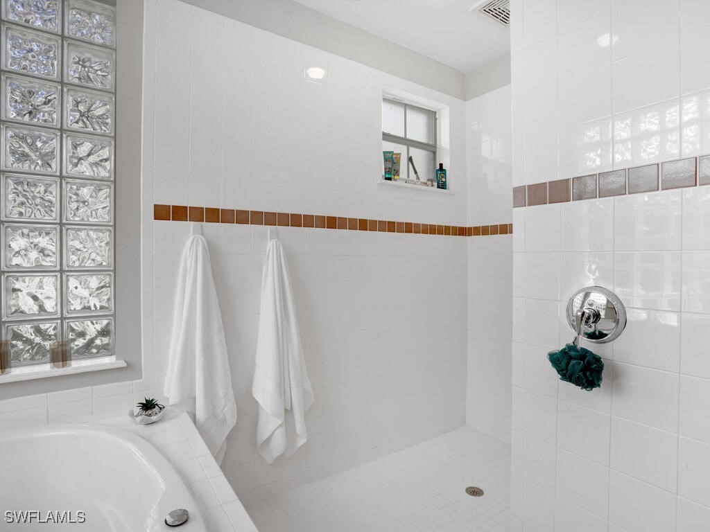 2847 Tiburon Boulevard E #8-101 Naples FL 34109 226004773 image28