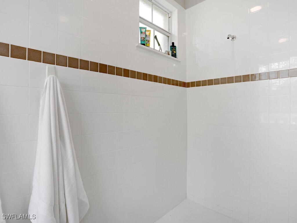 2847 Tiburon Boulevard E #8-101 Naples FL 34109 226004773 image29