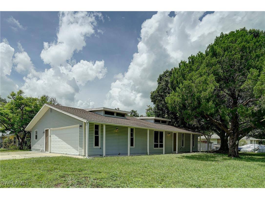 2849 Davis Boulevard Fort Myers FL 33905 224070546 image1