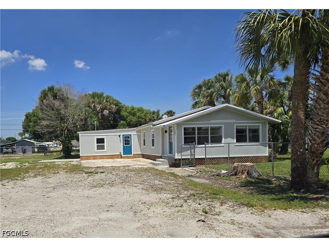 285 Avenue H NW Moore Haven FL 33471 2026018935 image1