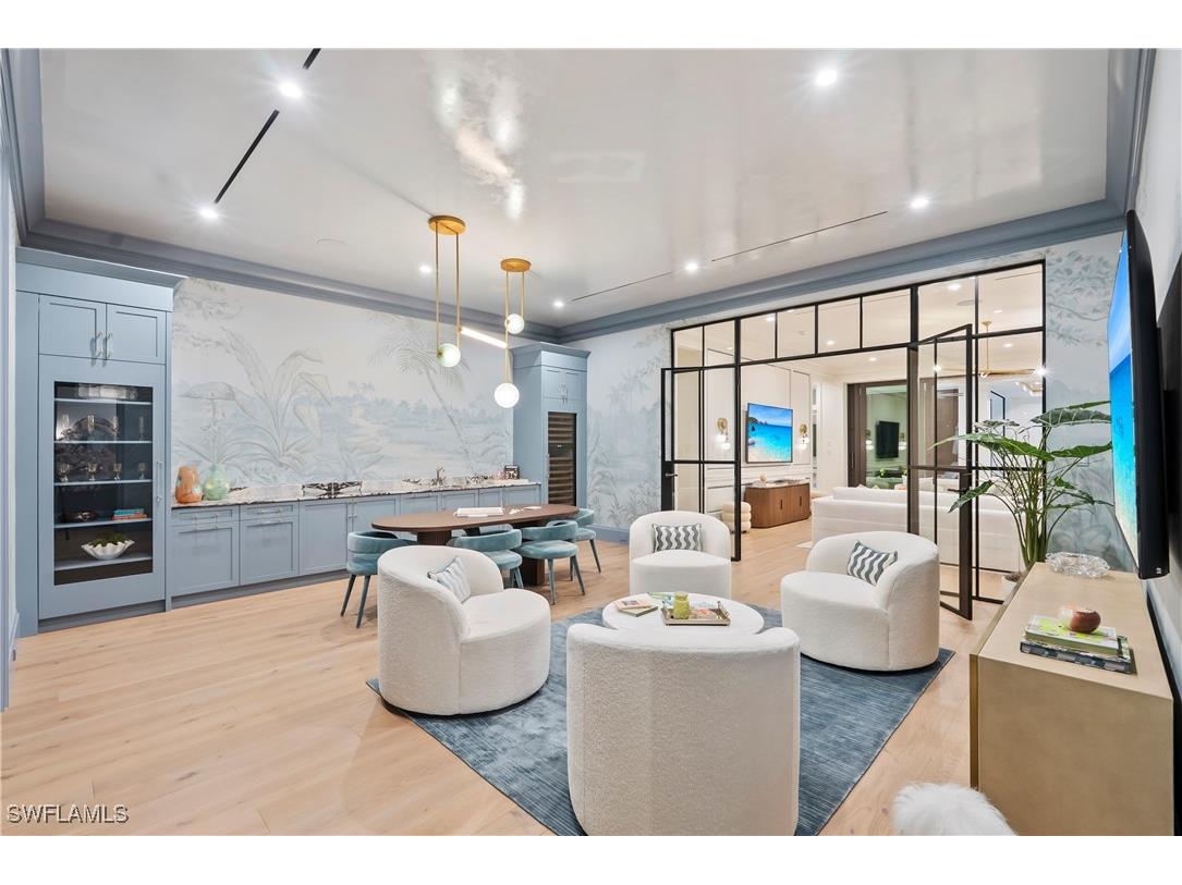 285 Central Avenue Naples FL 34102 225073939 image14