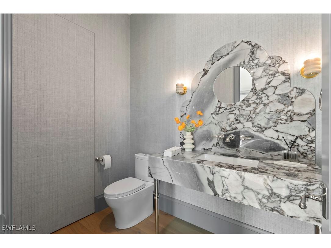 285 Central Avenue Naples FL 34102 225073939 image16