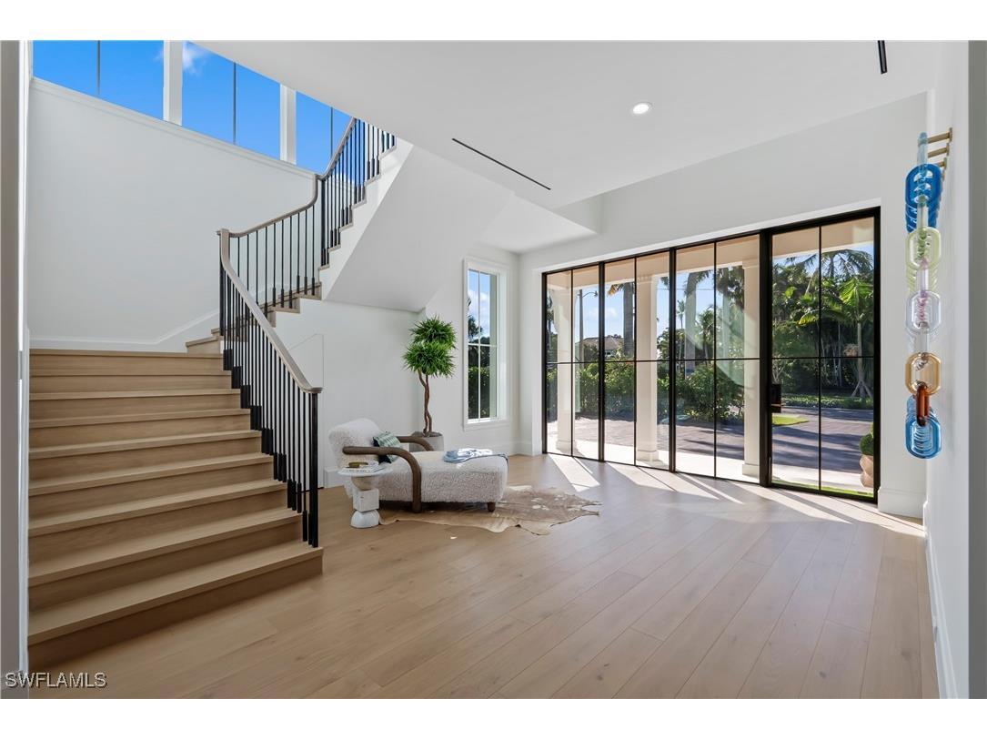 285 Central Avenue Naples FL 34102 225073939 image3