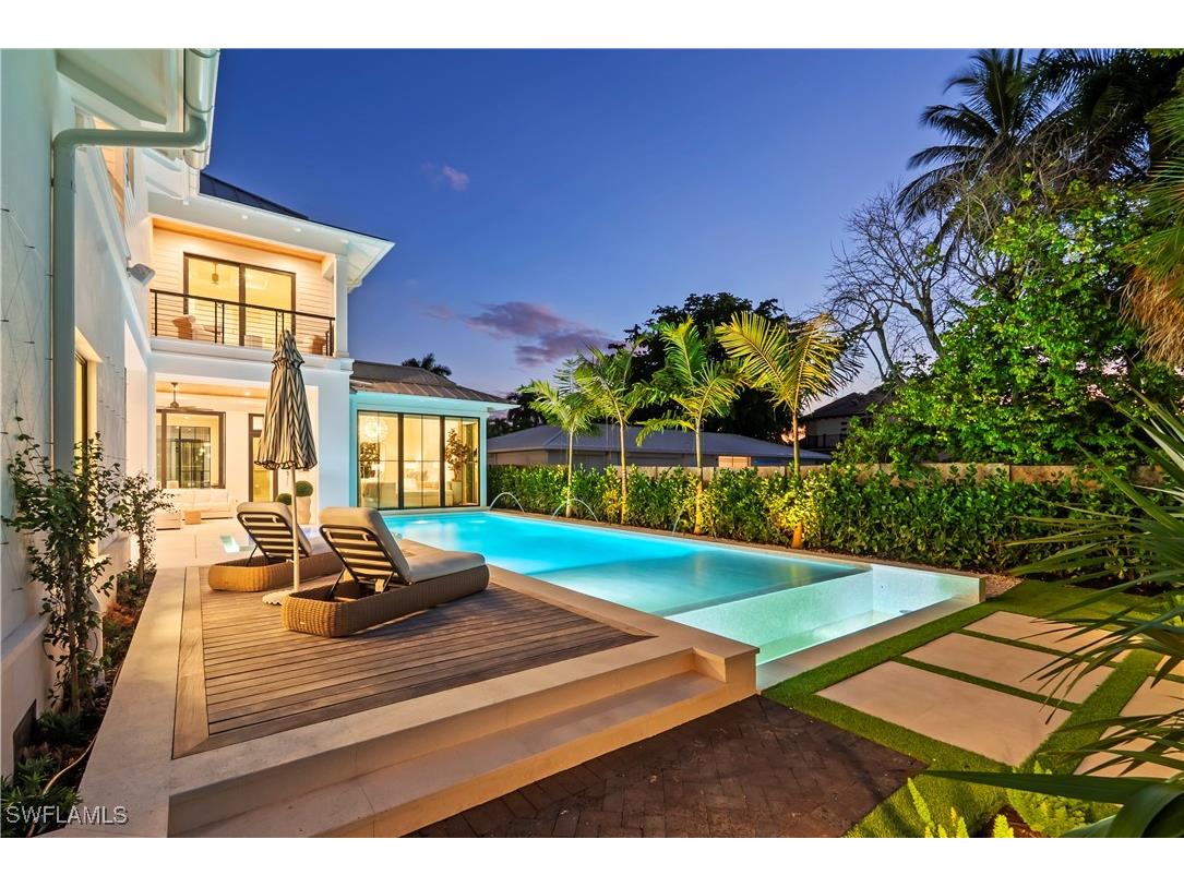 285 Central Avenue Naples FL 34102 225073939 image36