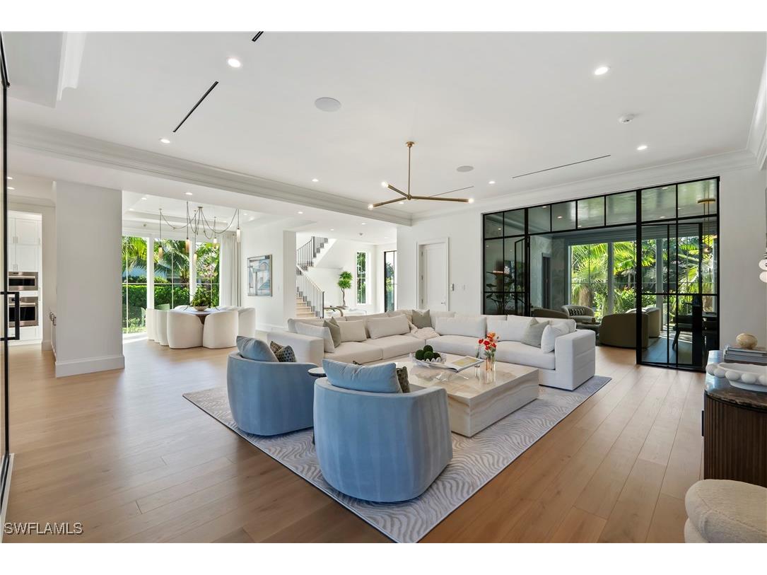 285 Central Avenue Naples FL 34102 225073939 image4